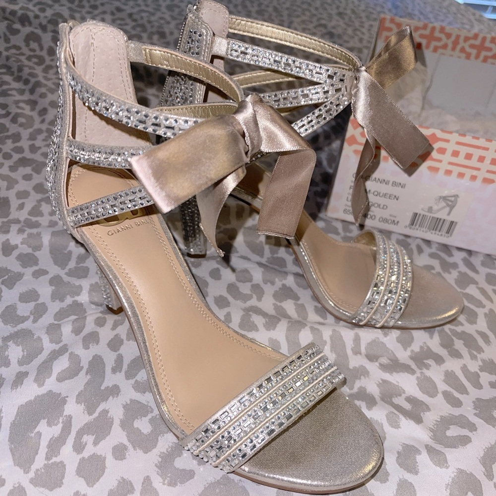Gianni Bini Prom Queen Heel, never worn